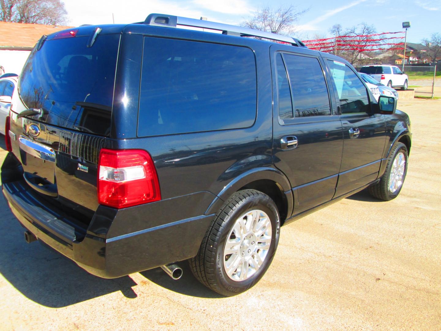 2013 BLACK Ford Expedition (1FMJU1K55DE) , located at 1815 NE 28th St., Fort Worth, TX, 76106, (817) 625-6251, 32.795582, -97.333069 - Photo#4